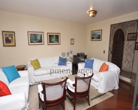 Imagem Amplo apartamento de 186m², planta original com 4 dts, sendo que abriu um para o living, 3 dormitó...