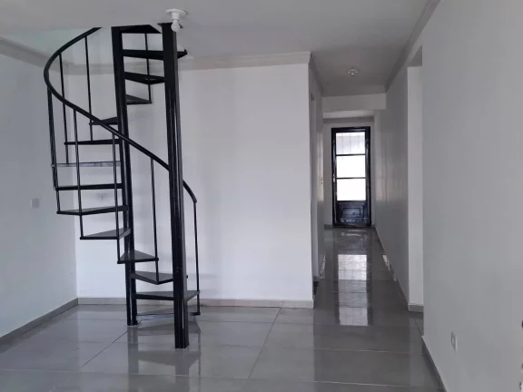 Imagem Sobrado com 4 Quartos no Santa Terezinha - FRG - R$490 mil