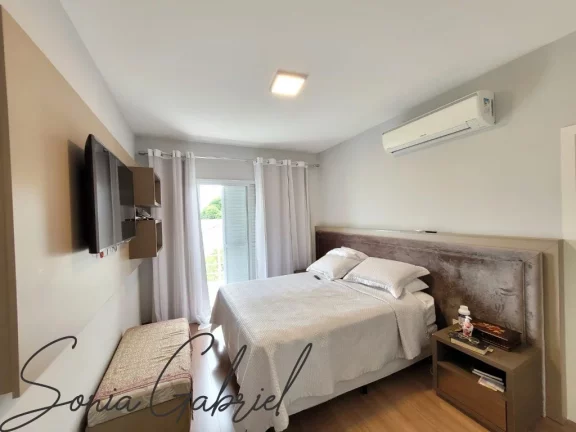 Imagem Residência de Luxo no Condomínio Reserva da Mata: 3 quartos, 3 suítes, 3 salas, 4 banheiros, 4 vagas, 231,40m² - Vinhedo-SP.