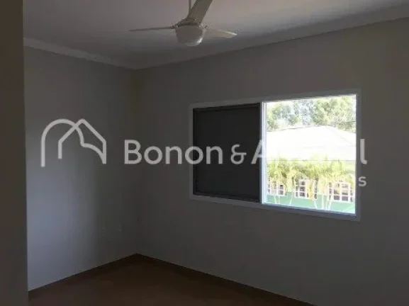 Imagem Este lindo sobrado está localizado em condomínio fechado, oferecendo toda a segurança e tranquili...