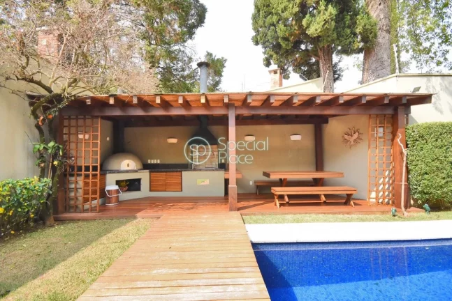 Imagem Excelente casa à venda no Morumbi, próximo ao Colégio Pio XII - Área construída: 500m² - Terre...