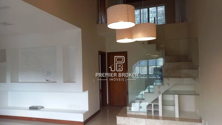 Imagem Casa à venda, 135 m² por R$ 680.000,00 - Bom Retiro - Teresópolis/RJ