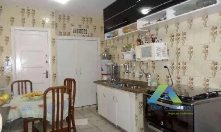 Imagem Excelente sobrado 3 dormitórios, 2 vagas espaço gourmet com ótima localização.