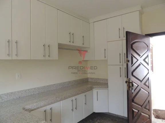 Imagem Casa com 3 suítes, 3 vagas de garagem. Imóvel de alto padrão no portal daa colinas