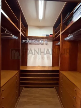 Imagem Locação em Condomínio de Alto Padrão em Indianópolis, São Paulo-SP: 3 Quartos, 1 Suíte, 2 Salas, 3 Banheiros, 4 Vagas, 154m².