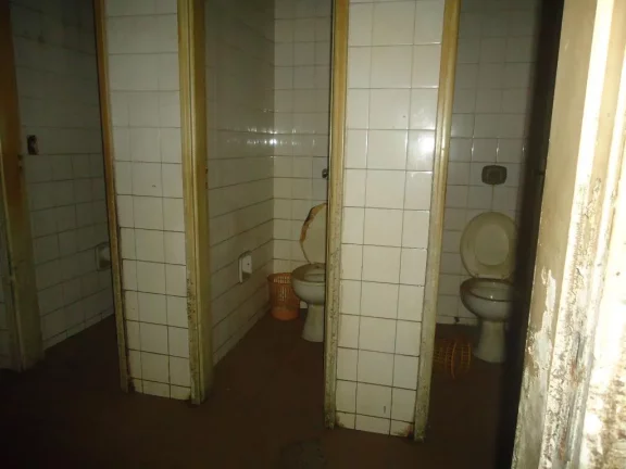 Imagem Excelente barracão para locação com ótima localização, duas entradas, guarita, almoxarifado, v...