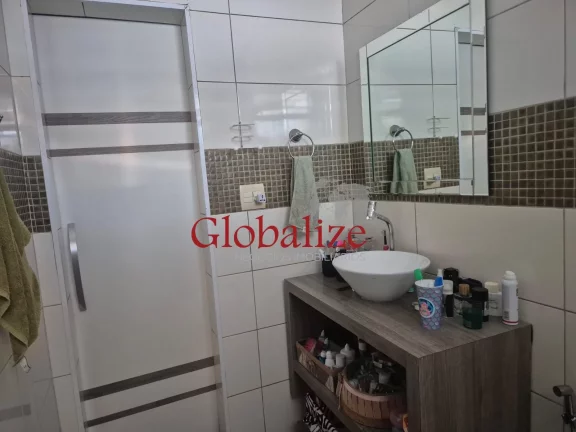 Imagem Apartamento com 2 Dormitórios e vaga demarcada à venda no Gonzaga por R$380.000,00.