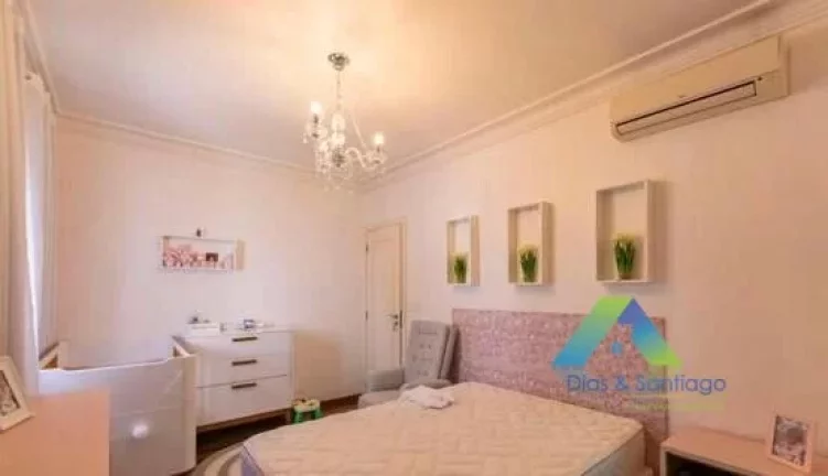 Imagem Casa em condomínio 380 metros, 3 dormitórios, 3 suítes, 3 vagas com excelente localização e valor !!!