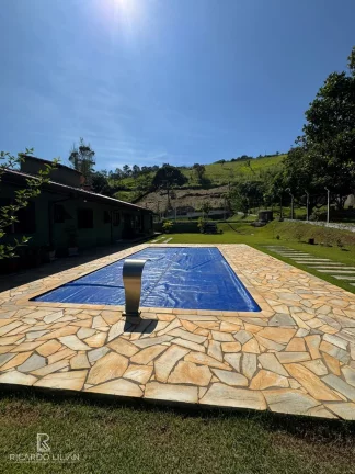 Imagem Maravilhosa chacara em Atibaia com 1100m² e 150m² de area construida - 3 Dormitorios sendo uma suite - A VENDA!!!