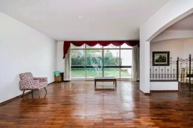 Imagem Casa/Sobrado à Venda na Vila Madalena - São Paulo/SP.