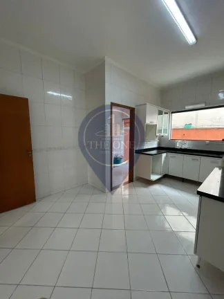 Imagem Casa em Condomínio à venda em Bosque da Saúde, São Paulo-SP: 2 quartos, 2 suítes, 3 banheiros, 2 vagas, 142m²!