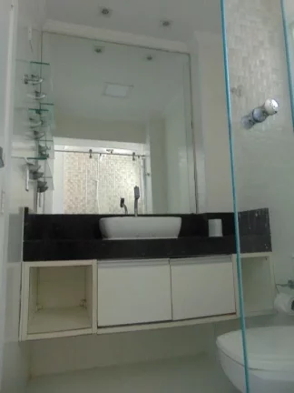 Imagem ASTÚRIAS - PERTINHO DO MAR, TOTALMENTE REFORMADO E DECORADO, 2 VAGAS, LAZER NO PRÉDIO.