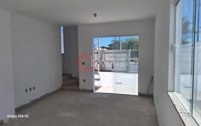 Imagem Casa duplex à venda de 4 quartos com quintal - Foguete - Cabo Frio.