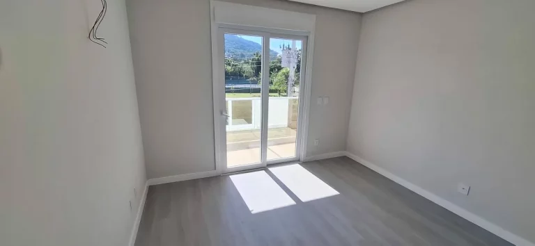 Imagem Casa à Venda, 250m2, 3 Suítes, Florianópolis/SC