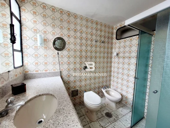 Imagem PITANGUEIRAS- UMA QUADRA DA PRAIA , LOCALIZAÇÃO ESPETACULAR , GARAGEM NO PRÉDIO, CHURRASQUEIRA.