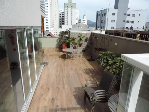 Imagem Apartamento com 3 dormitórios à venda no Centro de Balneário Camboriú/SC