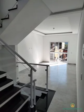 Imagem Ótima casa com 3 dormitórios, sendo 1 suíte em condomínio