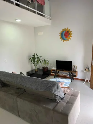Imagem Sobrado com 2 quartos e 2 vagas de garagem na Praia de Taquaras em Balneário Camboriú