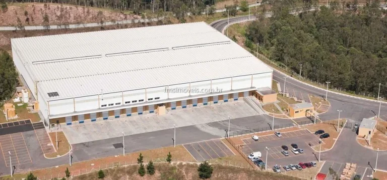 Imagem Galpão Industrial para Locação em Embu das Artes-SP, Bairro Jardim Magaly: 5 Salas, 50 Banheiros, 40 Vagas de Garagem, 45.500m² de Área.