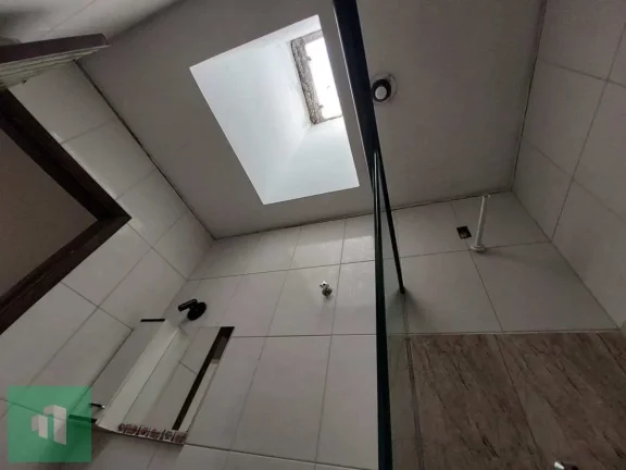 Imagem Sobrado à venda em São Paulo, Parque Bristol, com 2 quartos