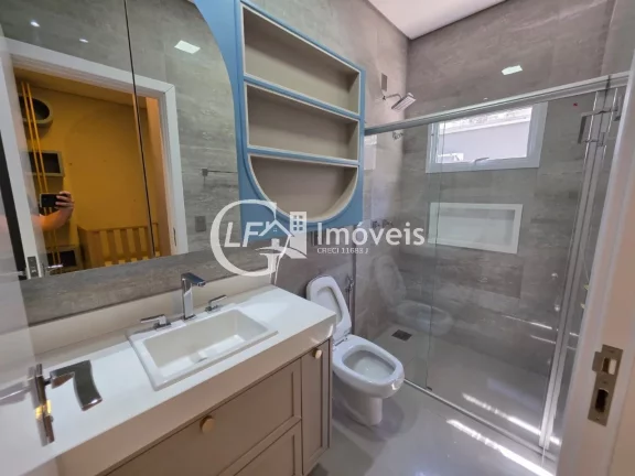 Imagem Casa à venda na Vila Vilas Boas: 3 suítes, 2 salas, 5 banheiros, vagas de garagem, 250m². Confira já!