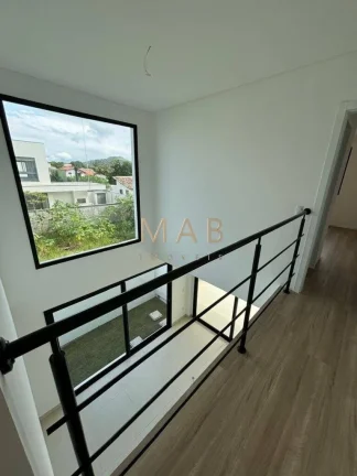 Imagem Imperdível oportunidade: Casa à venda em Florianópolis-SC, Campeche. 3 quartos, 1 suíte, 2 salas, 2 banheiros, 1 vaga, 150m² área.
