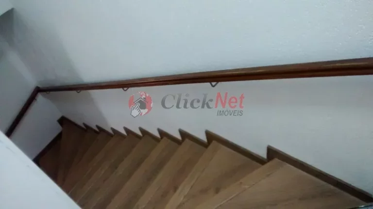 Imagem Sobrado reformado recentemente à venda no bairro Santa Terezinha, São Bernardo do Campo com 3 dormitórios, sendo 2 suíte, 3 vagas, 174m²