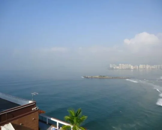 Linda cobertura a venda no Guarujá praia de pitangueiras