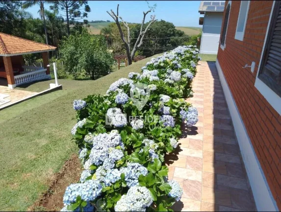 Imagem Capela do Barreiro topografia plana construção 320m²