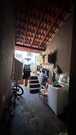 Imagem Casa à Venda no Jardim Carlota em Londrina com 247m² de Área Útil, 3 Quartos sendo 1 Suíte, Edícula Completa e 2 Vagas de Garagem
