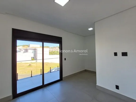 Imagem Sobrado à venda em condomínio fechado, com excelente padrão construtivo e ótima distribuição d...