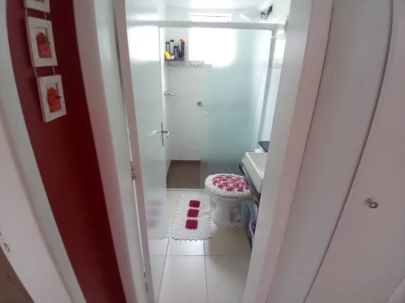 Imagem Apartamento com 2 Quartos Reformado no Tatuquara