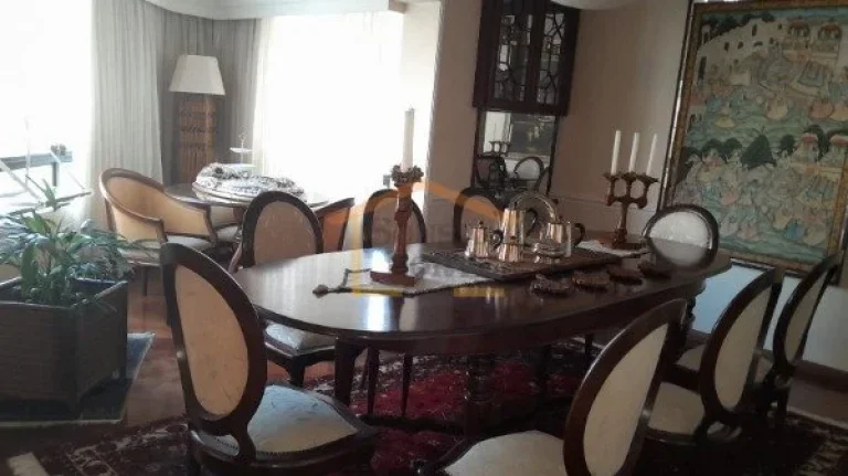 Imagem Apartamento de 300 m² (originalmente 273 m² na escritura), sendo um apartamento por andar. Possui ...