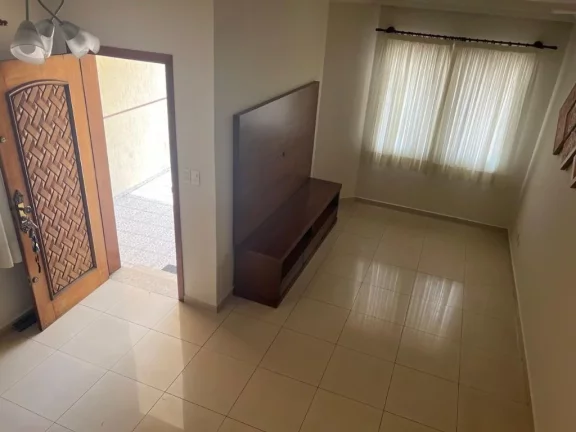 Imagem Sobrado com 3 dormitórios à venda, 170 m² por R$ 750.000,00 - Centro - Ferraz de Vasconcelos/SP