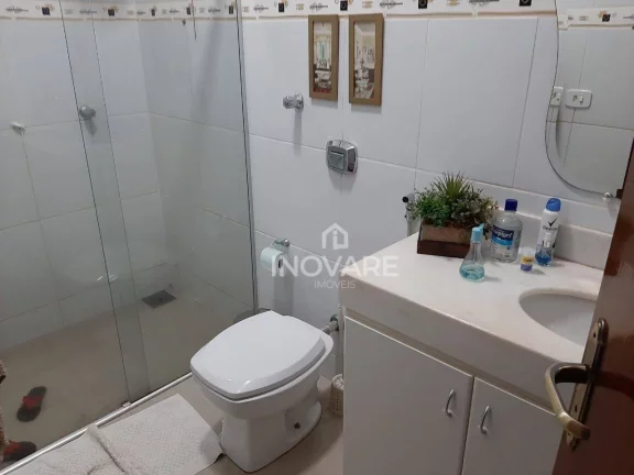 Imagem Casa com 3 dormitórios à venda, 230 m² por R$ 750.000,00 - Jardim Leonora - Itumbiara/GO