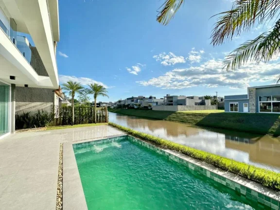 Imagem Casa em Condominio 4 Dormitórios - Bairro --