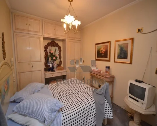 Imagem Excelente apartamento, living para 3 ambientes, com lareira, piso em tabuas largas, ampla varanda, 3...