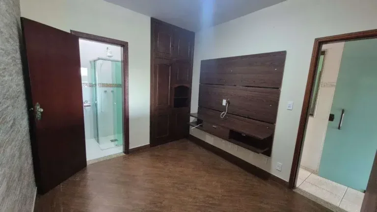 Imagem Ampla Casa no Grogoto – 4 Quartos, Suíte e Garagem