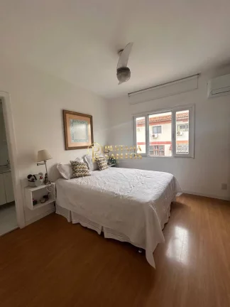 Imagem Casa Triplex à Venda no Condomínio Jardim Nova Barra