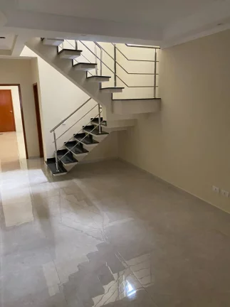 Imagem Casa com 03 Dormitórios à Venda no Jardim das Indústrias - SJCampos SP