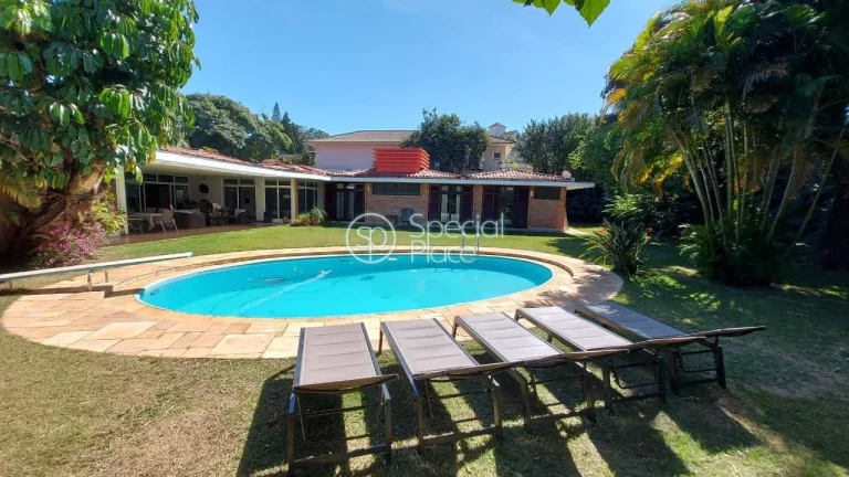 Casa em localização privilegiada no Paineiras do Morumbi. Casa de vila, terrea 744m² privativos 1...