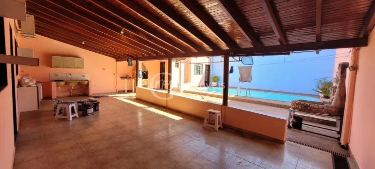 Imagem Casa à venda em Campo Grande-MS, bairro Coronel Antonino: 2 quartos, 1 sala, 2 banheiros, 2 vagas, 140m² de área. ¡Não perca!