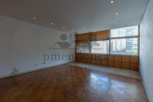 Imagem Apartamento amplo na Oscar Freire, 205m² com ótima distribuição e pé direito alto Em 2009 o apa...