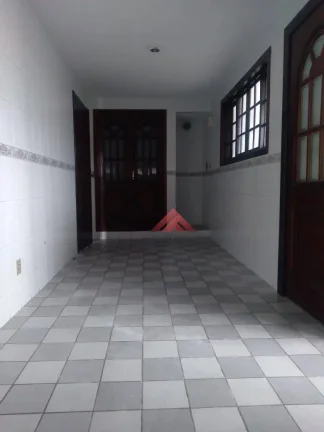 Imagem Sobrado com 3 dormitórios à venda, 135 m² por R$ 300.000,00 - Mutuá - São Gonçalo/RJ