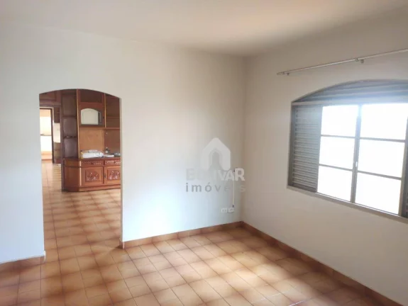 Imagem Casa com 3 dormitórios à venda, 190 m² por R$ 550.000,00 - Setor Social - Itumbiara/GO
