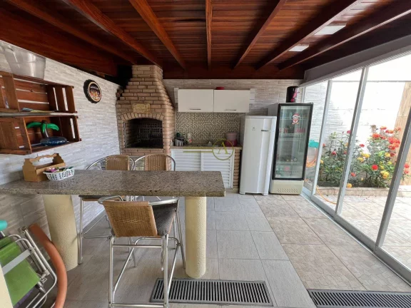 Imagem Tríplex a venda Condomínio Villaggio Terrazza frente o mar porteira fechada