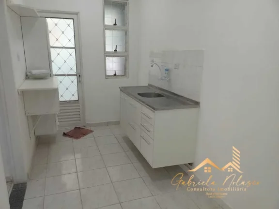 Imagem Apartamento Reformado à Venda: Charme e Conforto Próximo à Praia