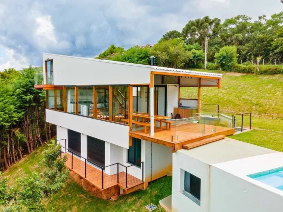Imagem Exclusividade: Design Moderno com Vista para a Pedra do Baú