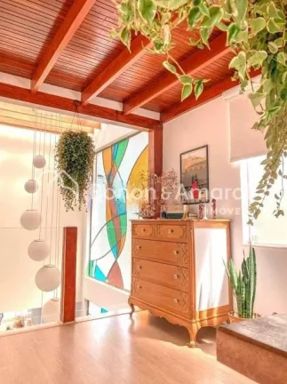 Imagem Ótima casa à venda em Valinhos/SP!

Sobrado com 4 suítes no Condomínio San Marino, sendo 1 maste...