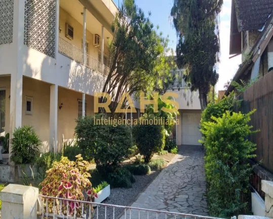 Casa Comercial em Área Central de Joinville Excelente imóvel em área central da cidade, com terre...